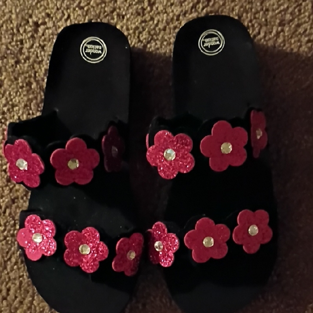 Wonder Nation Black Sandals with Pink Flower Accents
